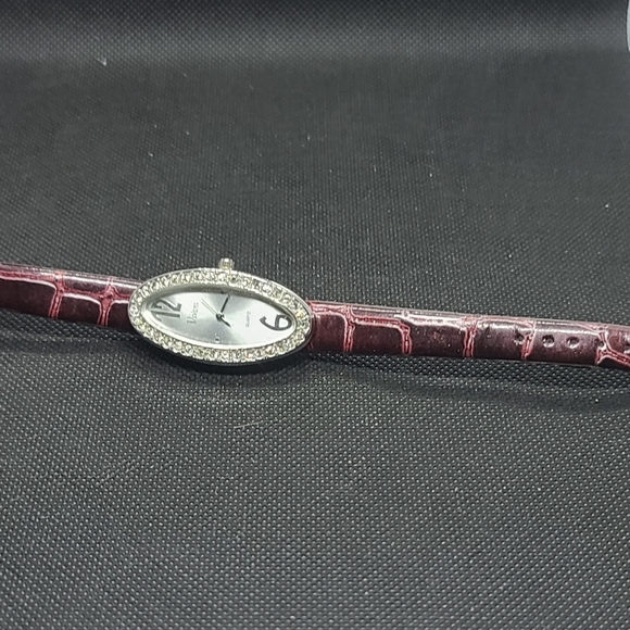Ladies Fashion Watch Purple Leather Band - Picture 3 of 5